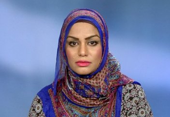 Мұсылман әйелін қорлаған стюардесса жұмысынан қуылды