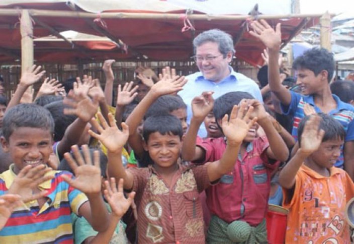 Казахстан передал гуманитарную помощь беженцам рохинджа