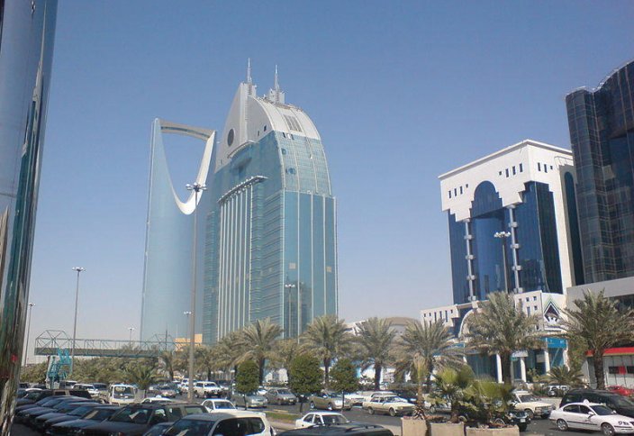 Сауд Арабияда түс мезгілінде жұмыс тоқтатылады