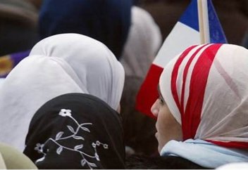 Франциядағы иммигранттар арасында саны жағынан алжирліктер бірінші орында тұр