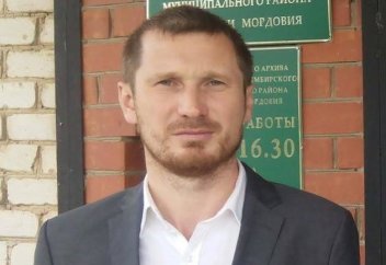 Хиджаб кию құқығын қорғаған адвокат мұсылмандардың зор қошеметіне ие болды