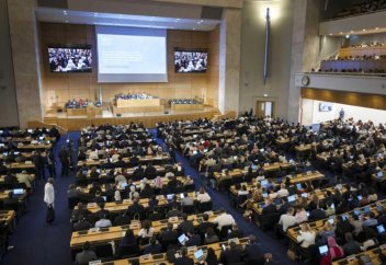 Переговоры по договору о загрязнении пластиком застряли в «диалоге глухих»