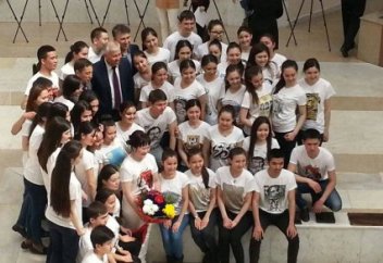 Қазақ хандығының 550 жылдығына орай ұлттық киім үлгісінде 55 жейде шығарылды