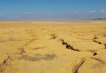 ЕС помогает Центральной Азии бороться с радиоактивными отходами, которые оставила Россия