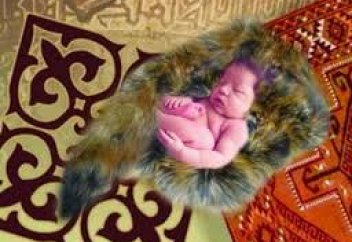 Қызылорда дәрігерлері енді шала туған нәрестелерді ескі салт - «тымаққа салу» амалы бойынша бақпақ