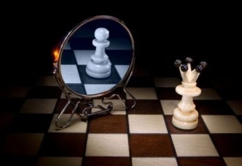 Дұшпаныңызды жеңіп, оны уысыңызда ұстатын “айна” заңы туралы біле жүріңіз