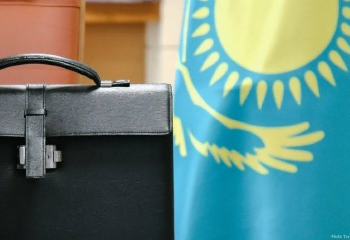 Политическим служащим в Казахстане ограничили срок занятия одной должности
