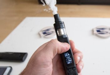 Сенат Узбекистана одобрил запрет на электронные сигареты