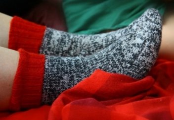 Ғалымдар шұлық киіп ұйықтаудың пайдасын айтты