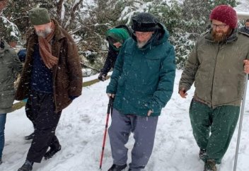 Өзгені аңдыма және ғайбат айтпа