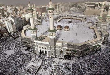 ХАРАМ МЕШІТІНДЕГІ ҚАСИЕТТІ МЕКЕНДЕРДІ ЖАЛҒАСТЫРАТЫН ЖЕРАСТЫ ЖОЛЫ САЛЫНАДЫ