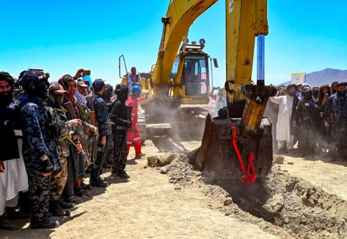 Работы на афганском медном руднике, поддерживаемом Китаем, набирают обороты после 17 лет, но давние опасения сохраняются