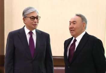 Токаев и Елбасы поздравили казахстанцев с праздником Курбан айт