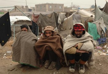 Новый закон против беженцев принят в Австрии