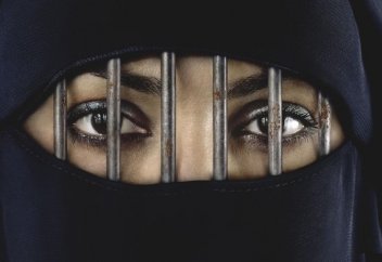 11 запретов для женщин Саудовской Аравии, в которые сложно поверить