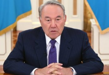 Назарбаев өкілеттігін тоқтатқанын мәлімдеді (видео)