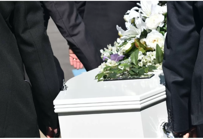 В Казахстане сократилось число умерших и объём ритуальных услуг