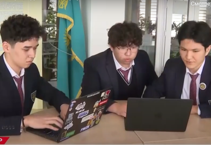 Ақтаулық оқушылар цифрлық платформа, ал атыраулық оқушы биопластик ойлап тапты