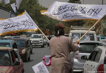 Афганские талибы получили рост популярности из-за столкновений в Пакистане