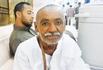 Мысыр азаматы қажылыққа бару үшін жерін сатты