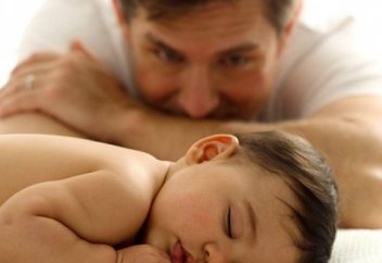 Әкелер нені ескермейді?