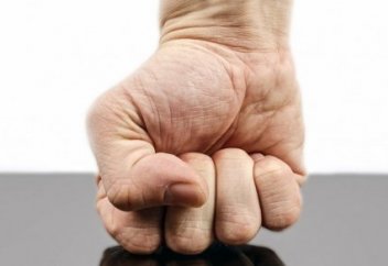 Токаев подписал закон, ужесточающий наказание за насилие над детьми