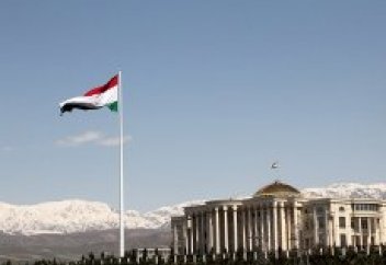 Тәжікстан парламенті діни партиялар құруға тыйым салуды заңдастырды