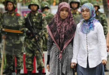 Рамазанда мұсылманша есімдерді осы заманғы аттармен ауыстыруға мәжбүрлеуде