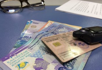 Парламент принял поправки по снижению штрафов за нарушения ПДД