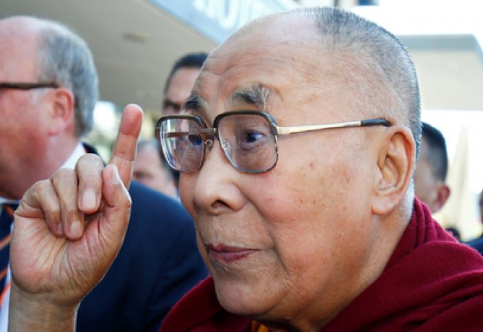 Далай-лама пригрозил переродиться в Индии