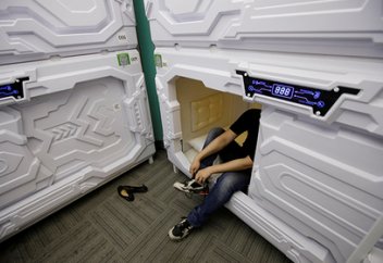 Китайским офисным работникам предложили спать в капсулах в обеденный перерыв