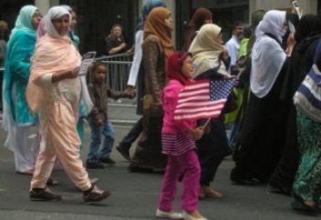 Америкалықтардың жарым жуығы арабтар мен мұсылмандарды ұната бермейді