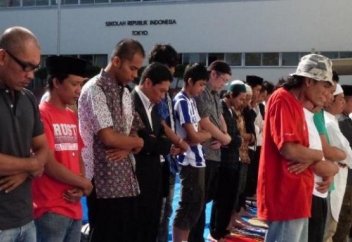 Сотни японцев приходят к исламу благодаря Шейху из Аль-Азхара