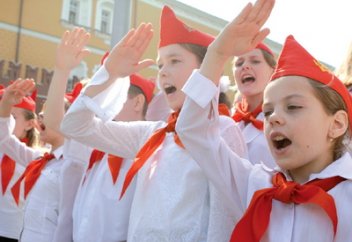 В школах России возродят пионерию