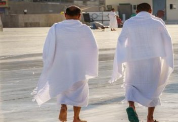 Мекке қаласына "ихрамсыз" барса, не істеуі керек?