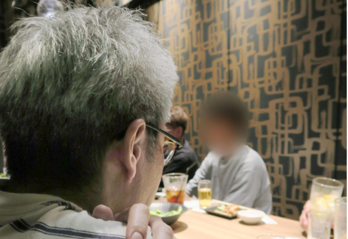 Особенность: По мере роста числа отсутствующих в школе японские отцы обращаются в группу поддержки изакая