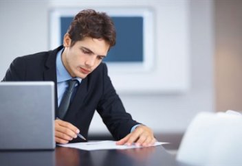 Кеңседе отырып жұмыс істейтіндер үшін тиімді денсаулық формуласын шығарды