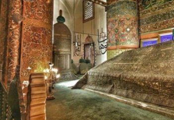 Ұстазың болсын, пірсіз жүрме