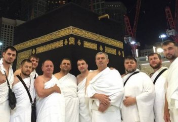 Кааба открыла двери специально для чеченцев