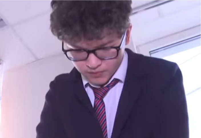 Павлодарлық оқушы зағип жандарға арналған «ақылды көзілдірік» ойлап тапты