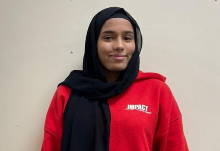 Первый тренер по рукопашному бою в хиджабе учит девушек драться