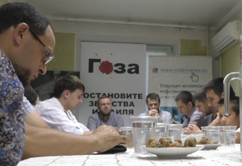 Ауызашарда асқа қол созбаған мұсылмандар... (видео)