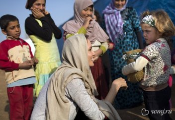 Анджелина Джоли планирует «воспитать» сирийского ребенка