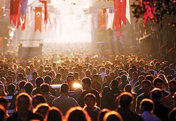 Он жылдан соң Түркия азаматтарының қарасы 100 млн-ға жетеді