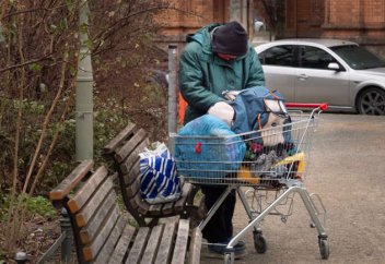 Скрытый кризис в Европе: каждый пятый человек находится под угрозой бедности или социальной изоляции