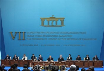 Президент қоғамдық пікірге ықпал ететіндердің есімдерін жариялауды талап етті