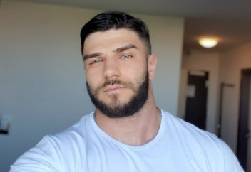 Әйелдерді жек көретін адамды ақтап шығарды (фото)