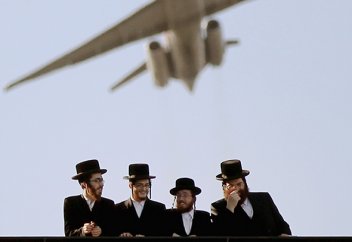 Ортодоксальных иудеев принудили к близости с незнакомками