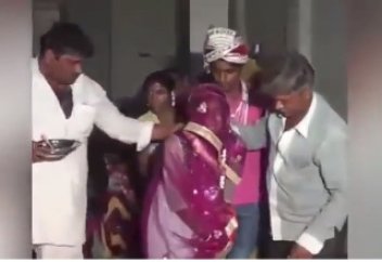 Үндістанда бес жасар қызды тұрмысқа берді (ВИДЕО)