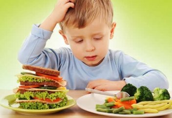 Бала және ас ішу